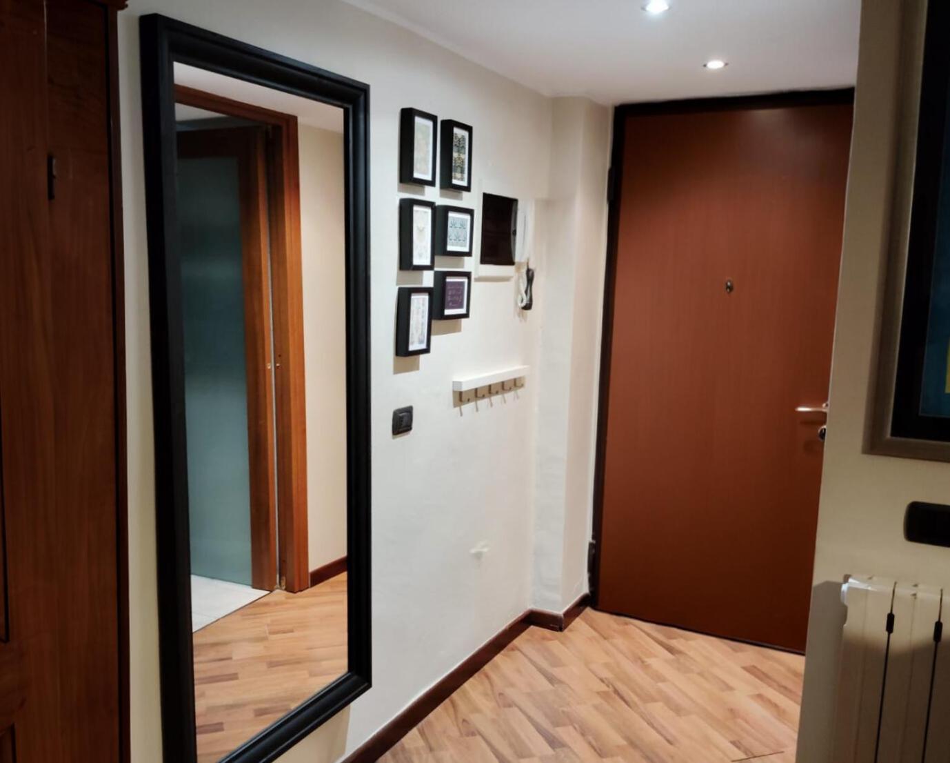 Vfh Stylish Boutique Apartment-City Center Milaan Buitenkant foto